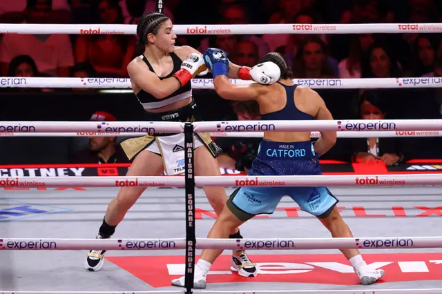 Ellie Scotney vs. Yamileth Mercado