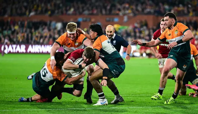 Scott Cummings crashes over for a try