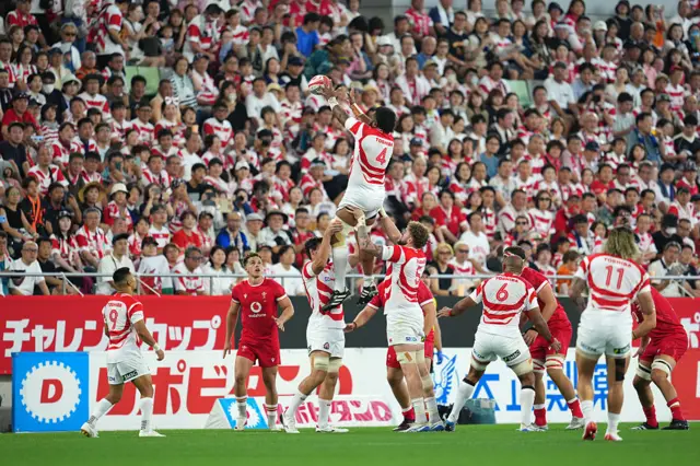 Japan win a lineout