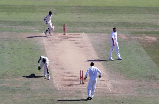 Flintoff run-out 2009