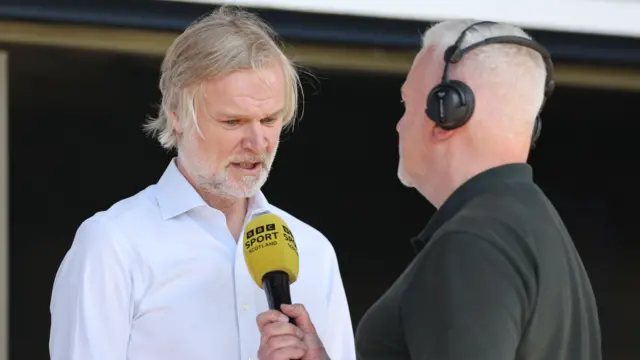 Dundee head coach Steven Pressley and journalist Rob Maclean