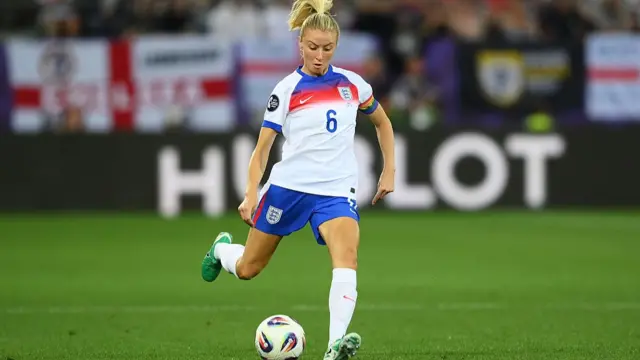 Leah Williamson of England