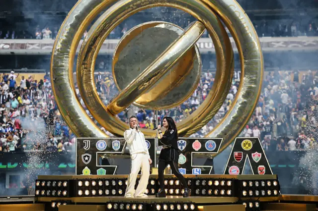 Robbie Williams and Laura Pausini