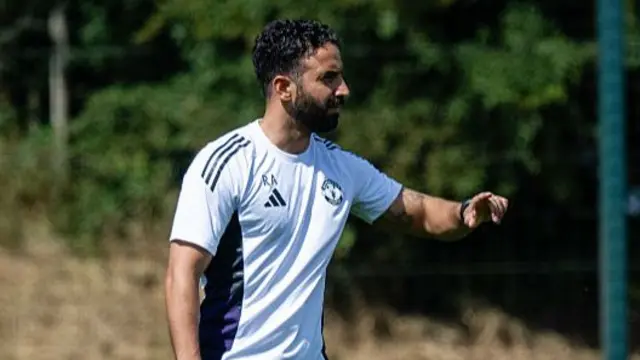 Ruben Amorim leading a training session