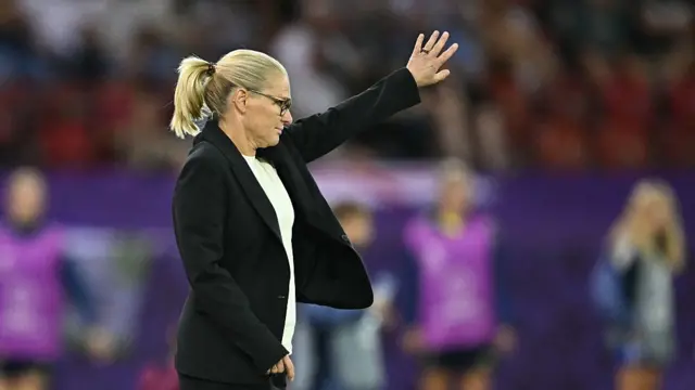 England's Dutch coach Sarina Wiegman gives instructions to her players
