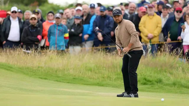 Xander Schauffele putting at The Open 2025