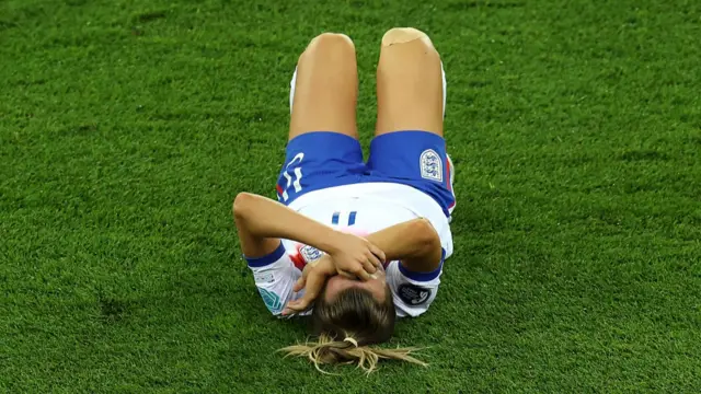 Lauren Hemp of England after being hit in the face