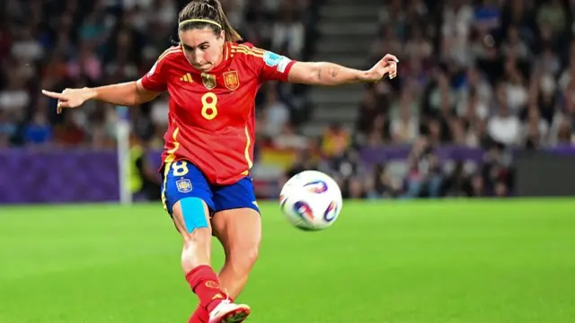 Mariona Caldentey of Spain