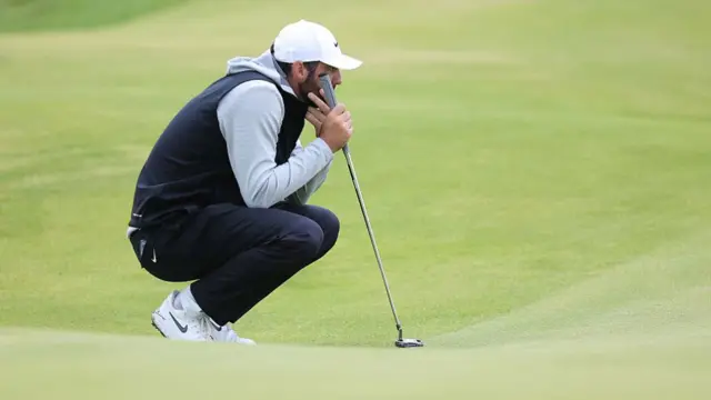 Scottie Scheffler at the green for the 2025 Open Championship