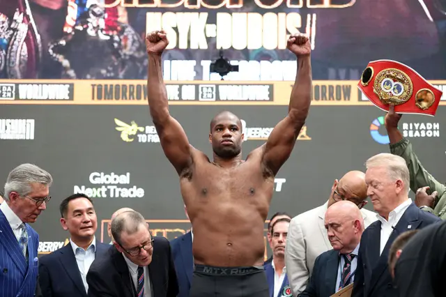 Daniel Dubois on the scales