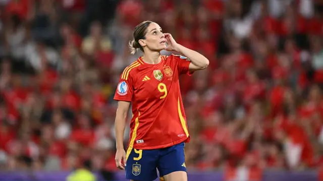 Spain's forward #09 Esther Gonzalez
