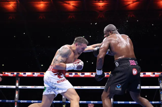 Usyk lands a jab on Dubois