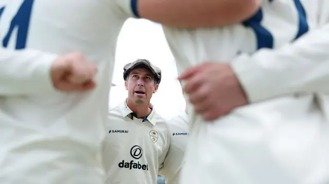 Wayne Madsen issues a team talk