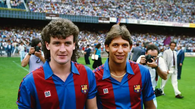 Mark Hughes et Gary Lineker tout en étant ensemble à Barcelone