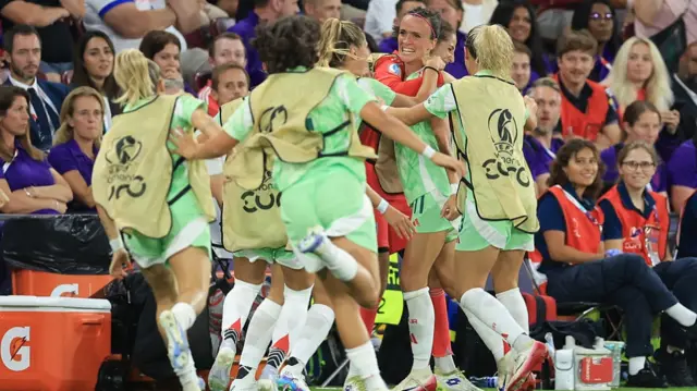 Barbara Bonansea of Italy celebrates scoring her team's first goal