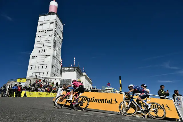 Ben Healy and Valentin Paret-Peintre sprint to the finish of stage 16 of the 2025 Tour de France