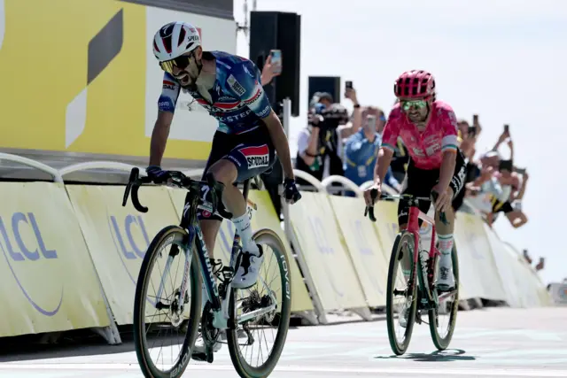 Valentin Paret-Peintre beats Ben Healy to win stage 16 of the 2025 Tour de France