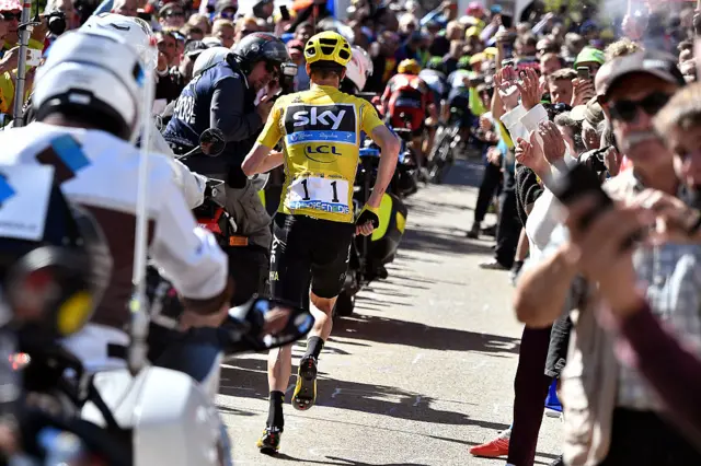Chris Froome running up Mont Ventoux in 2016