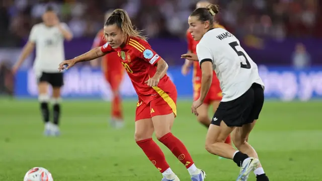 Claudia Pina of Spain in action with Carlotta Wamser of Germany