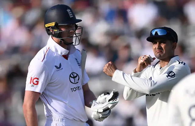 Zak Crawley and Shubman Gill