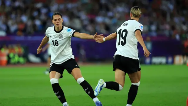 Giovanna Hoffmann and Klara Bühl of Germany