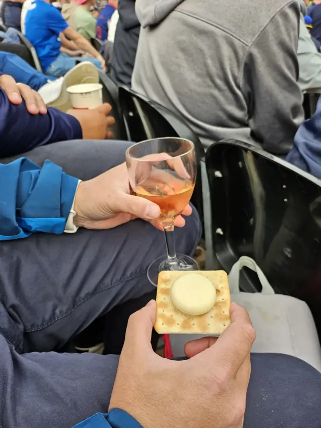 Cheese and crackers