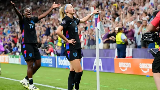 Chloe Kelly celebrates