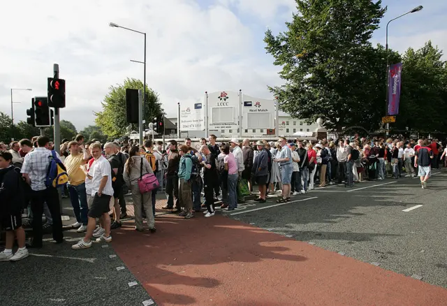 England crowd