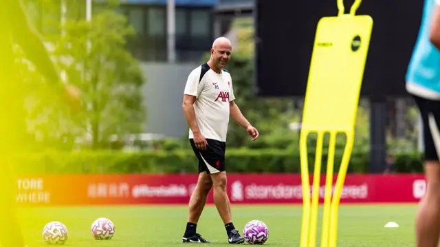 Arne Slot in Liverpool training