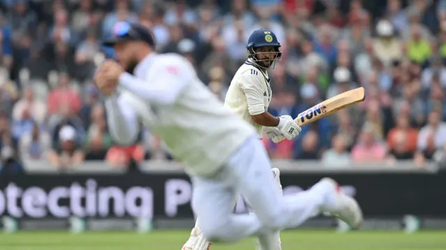 Ben Duckett catching the ball.