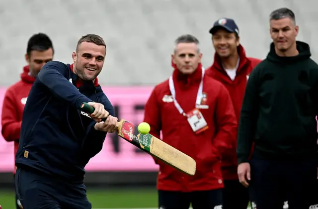 Ben Earl playing cricket