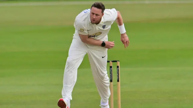 Ollie Robinson bowling for Sussex