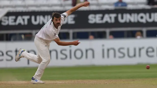 Ben Green bowling for Leicestershire