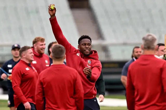 Maro Itoje playing cricket