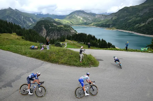 Lenny Martinez, Primoz Roglic and Valentin Paret-Peintre