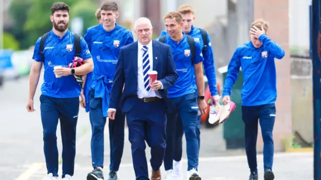 Montrose arrive at Dens Park