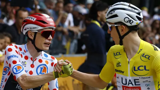 Jonas Vingegaard and Tadej Pogacar before stage 20 of the 2025 Tour de France