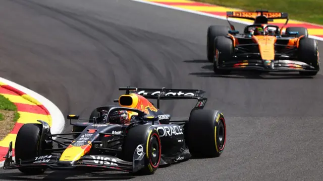 Verstappen leads Oscar Piastri