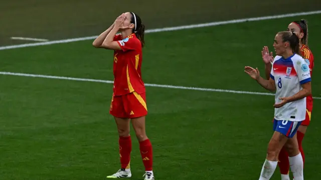 Spain's midfielder #06 Aitana Bonmati 9L) reacts after missing a goal opportunity