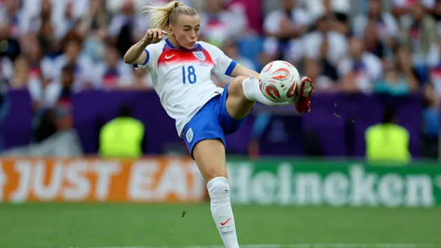 Chloe Kelly of England on the ball