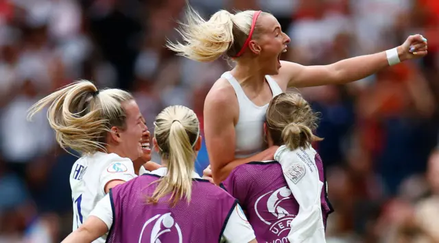 Chloe Kelly celebrating scoring