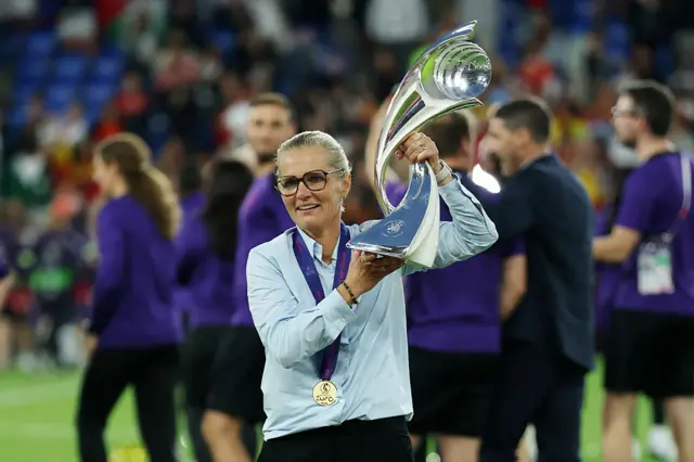 Sarina Wiegman lifts Euro 2025 trophy