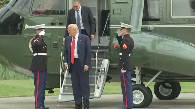 Starmer and Trump disembark Marine One