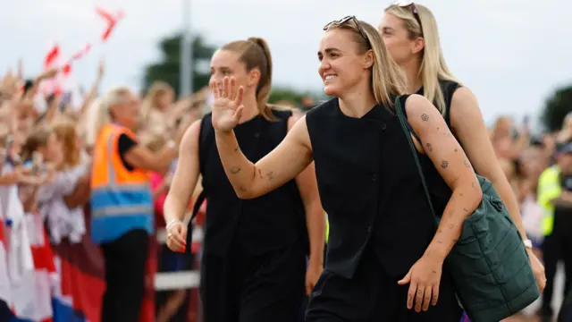 Georgia Stanway waving