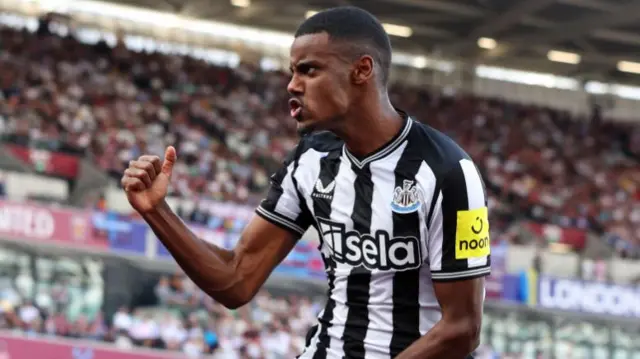 Alexander Isak of Newcastle United celebrates
