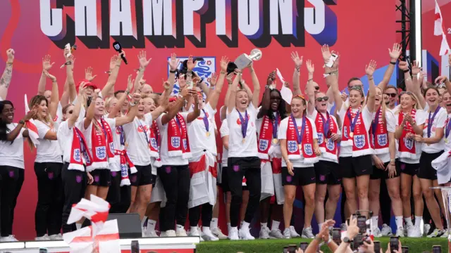 England players during a Homecoming Victory Parade on the Mall, London