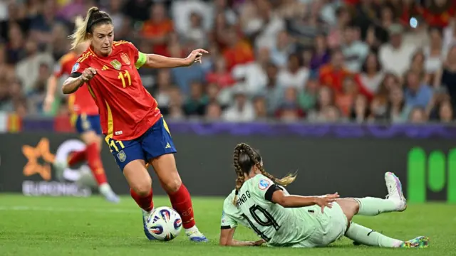 Alexia Putellas (L) of Spain in action during the UEFA Women's EURO 2025 Group B match between Spain and Portugal at Stadion Wankdorf in Bern, Switzerland, on July 3, 2025.
