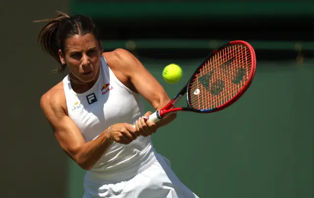 Emma Navarro hits a backhand