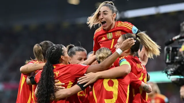 Esther Gonzalez Rodriguez (9) celebrates after scoring a goal with his teammates during the UEFA Women's EURO 2025 Group B match between Spain and Portugal at Stadion Wankdorf in Bern, Switzerland, on July 3, 2025.