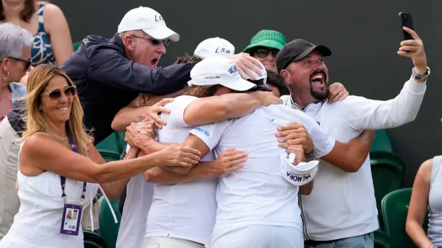 Luciano Darderi celebrates